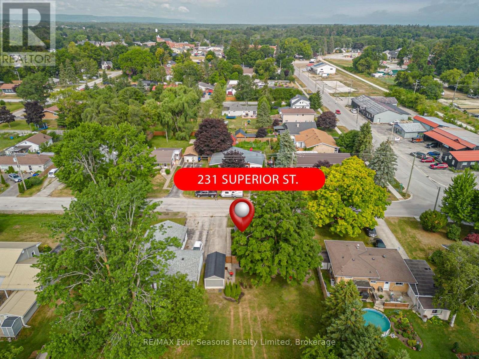 231 Superior Street Property Photo 1
