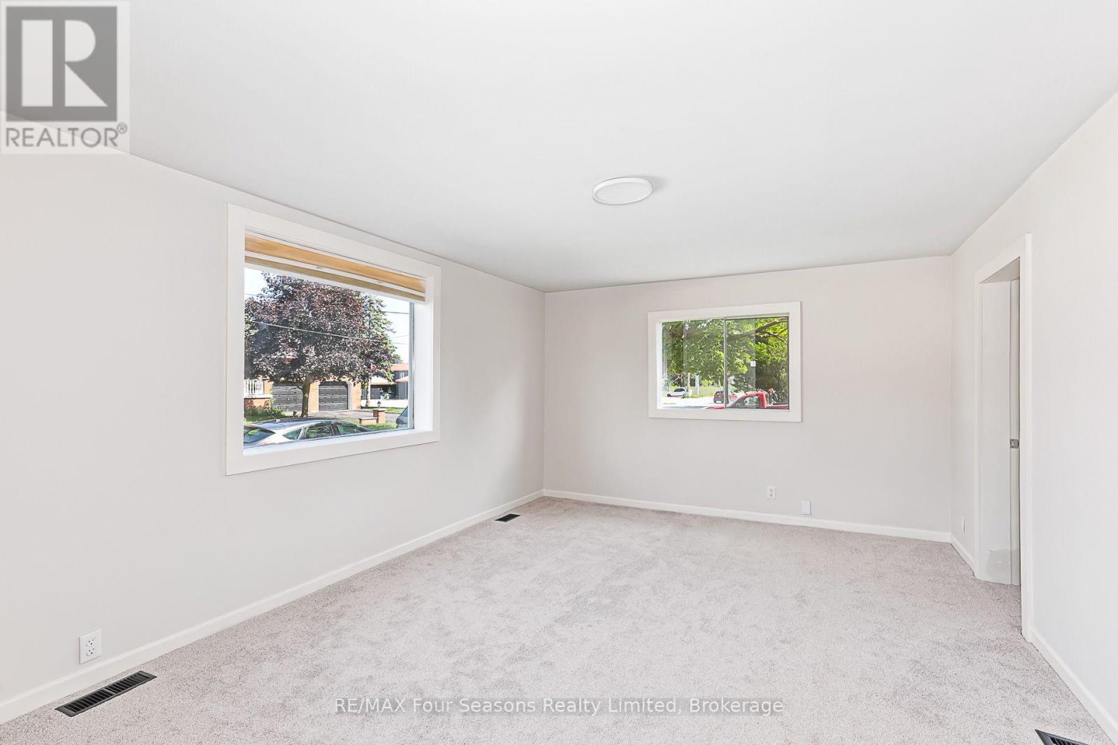 231 Superior Street Property Photo 20