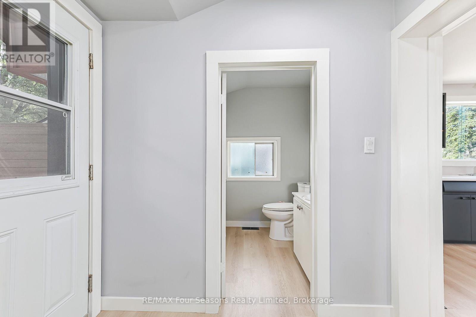 231 Superior Street Property Photo 24