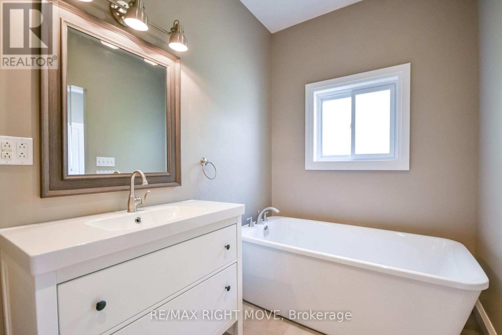 10 Letitia Street Property Photo 25