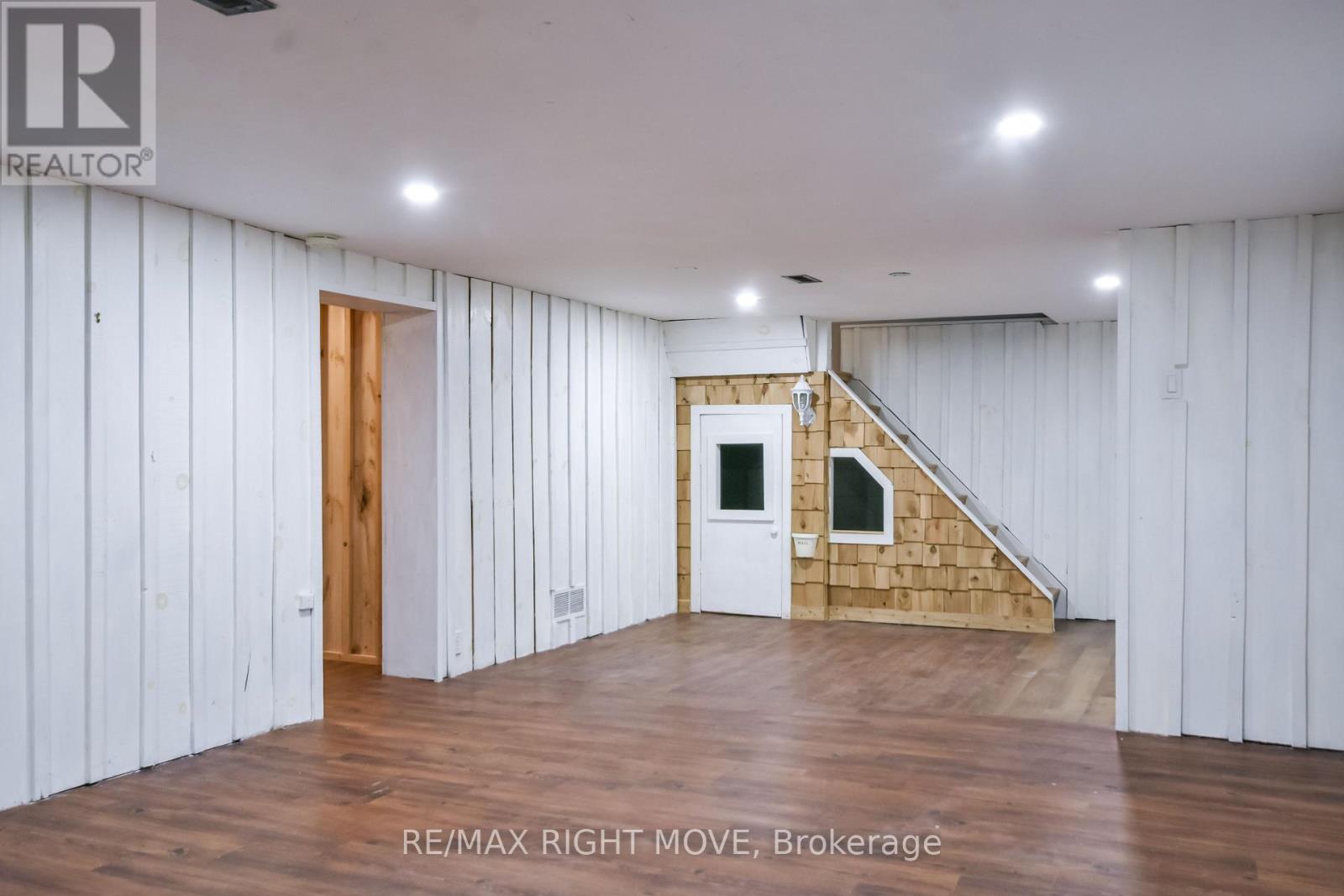10 Letitia Street Property Photo 32