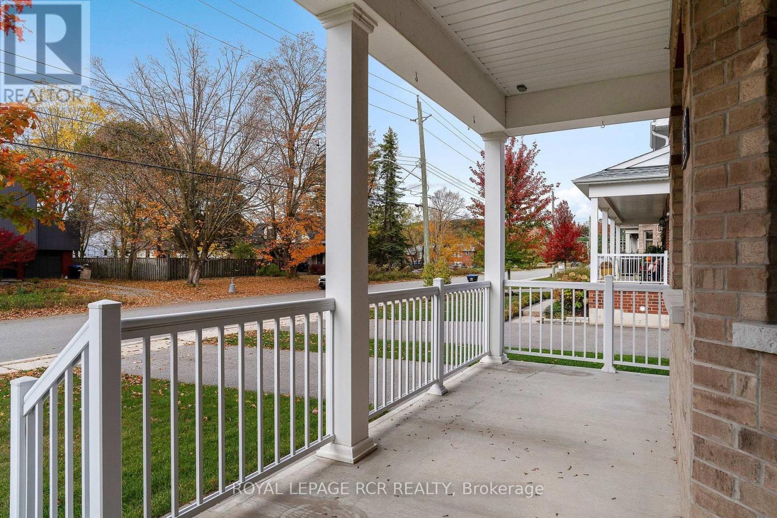 213 Mary Street Property Photo 6