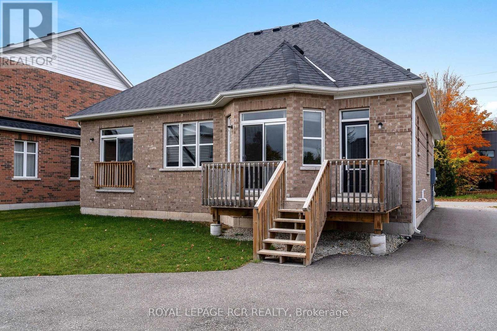 213 Mary Street Property Photo 8