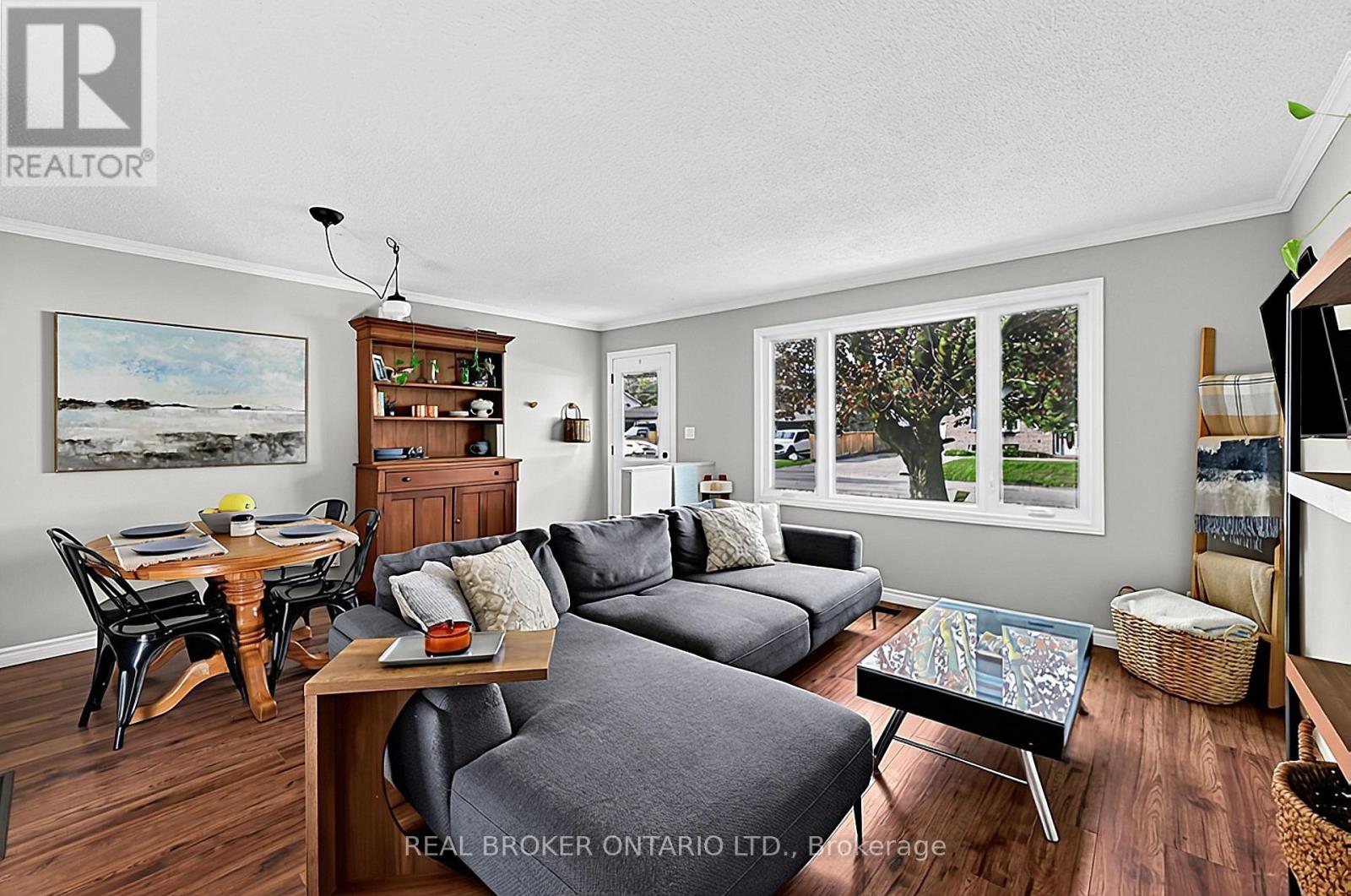 295 Crawford Street Property Photo 4