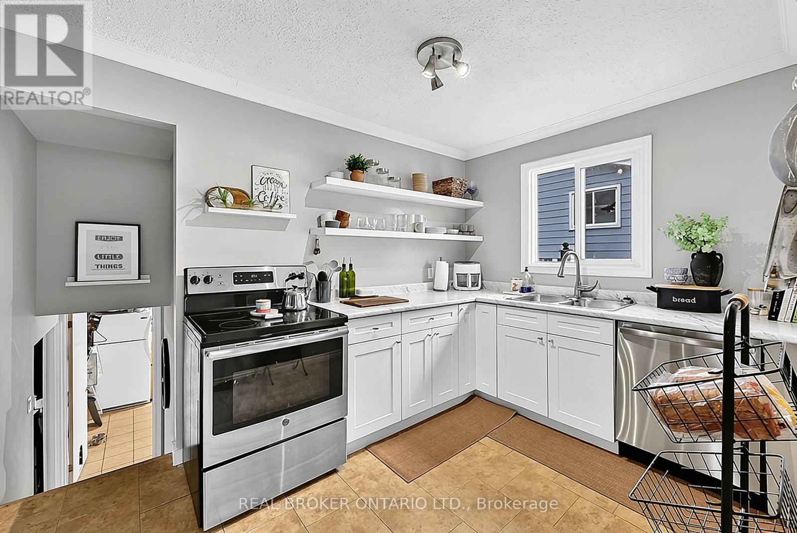 295 Crawford Street Property Photo 5