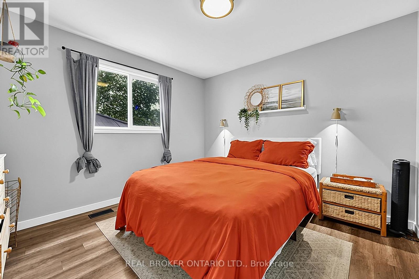 295 Crawford Street Property Photo 8