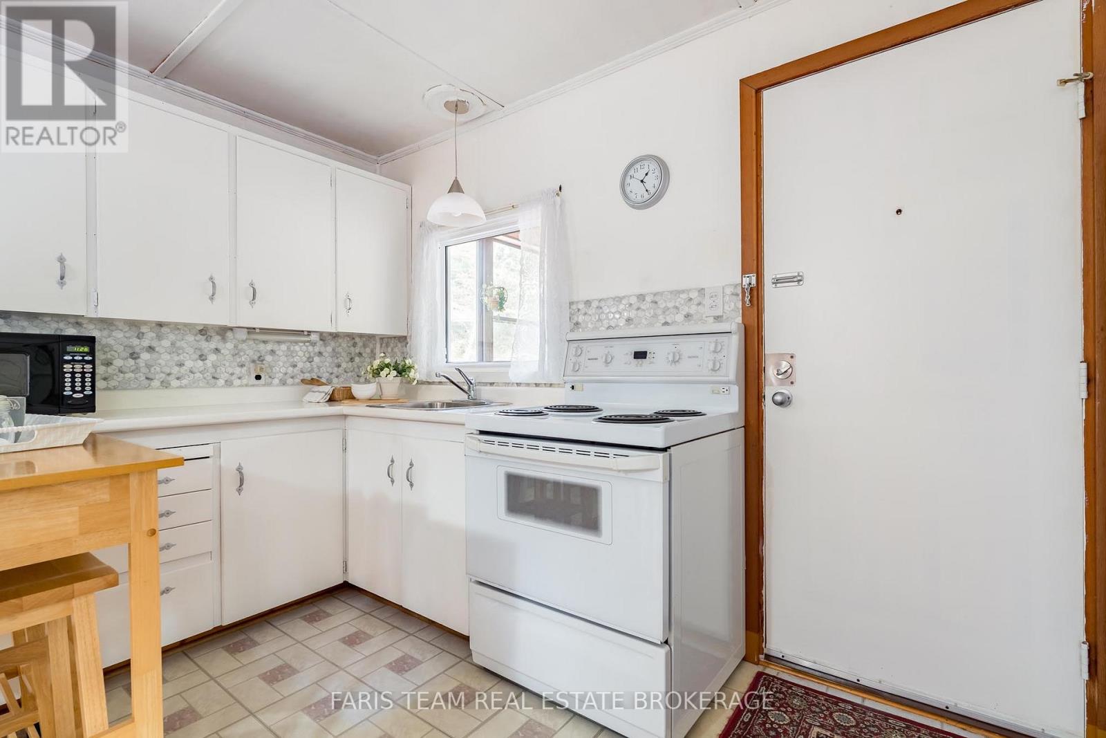 14 Chez Nous Avenue Property Photo 7