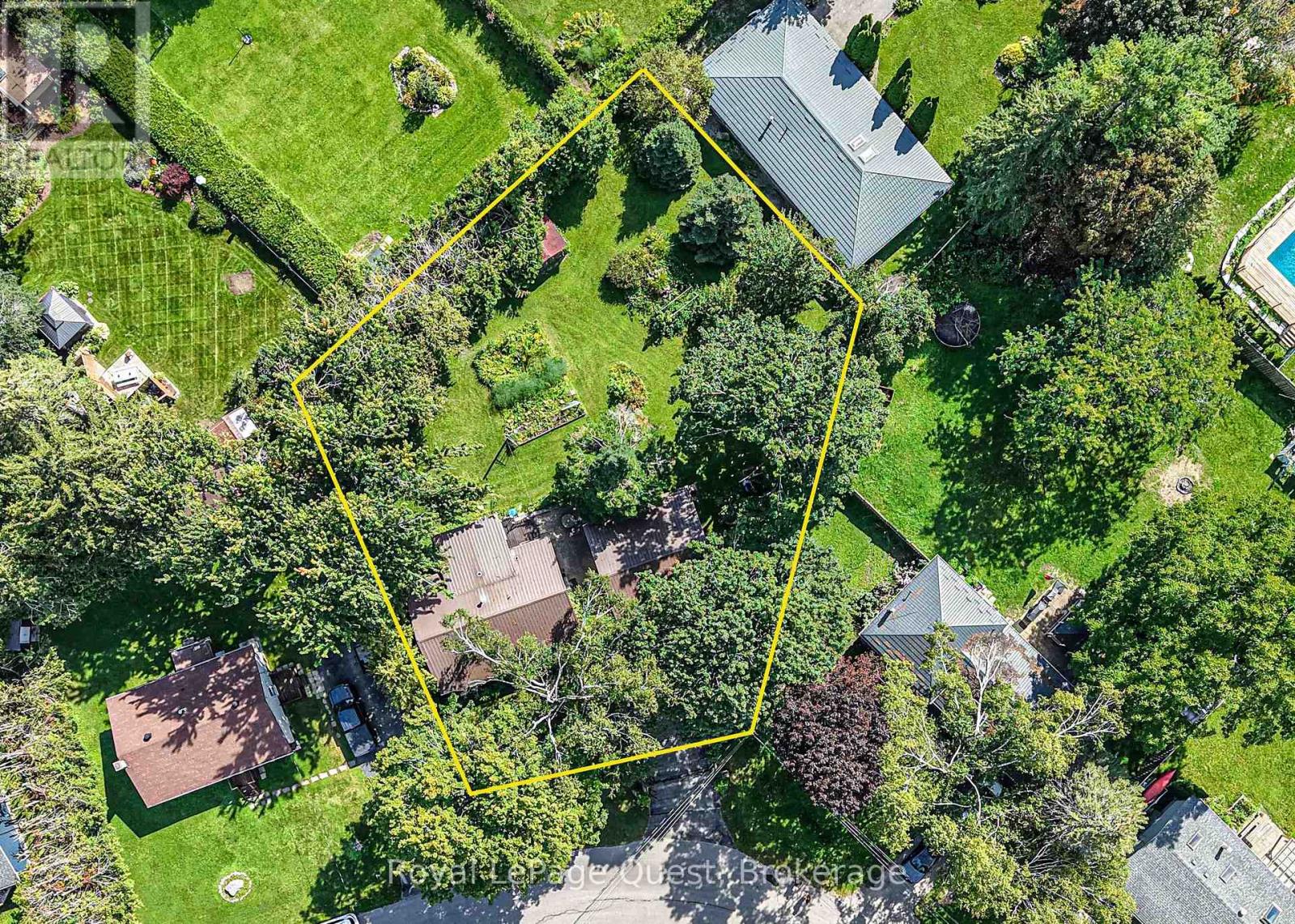 17 Hughes Road E Property Photo 3