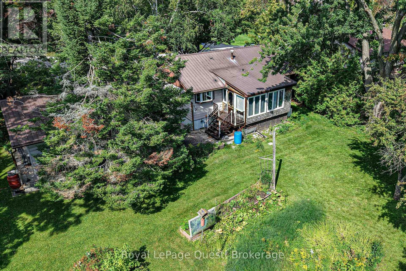 17 Hughes Road E Property Photo 4