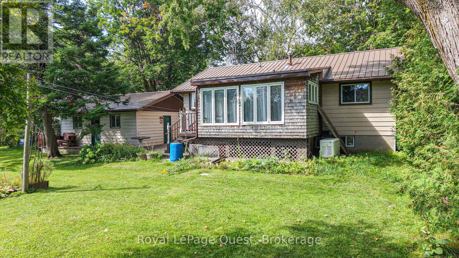 17 Hughes Road E Property Photo 5