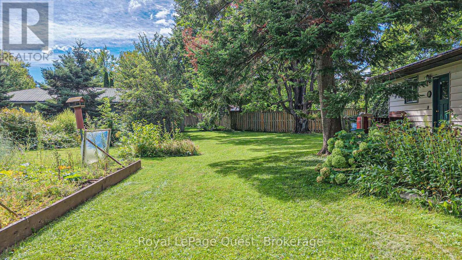 17 Hughes Road E Property Photo 6