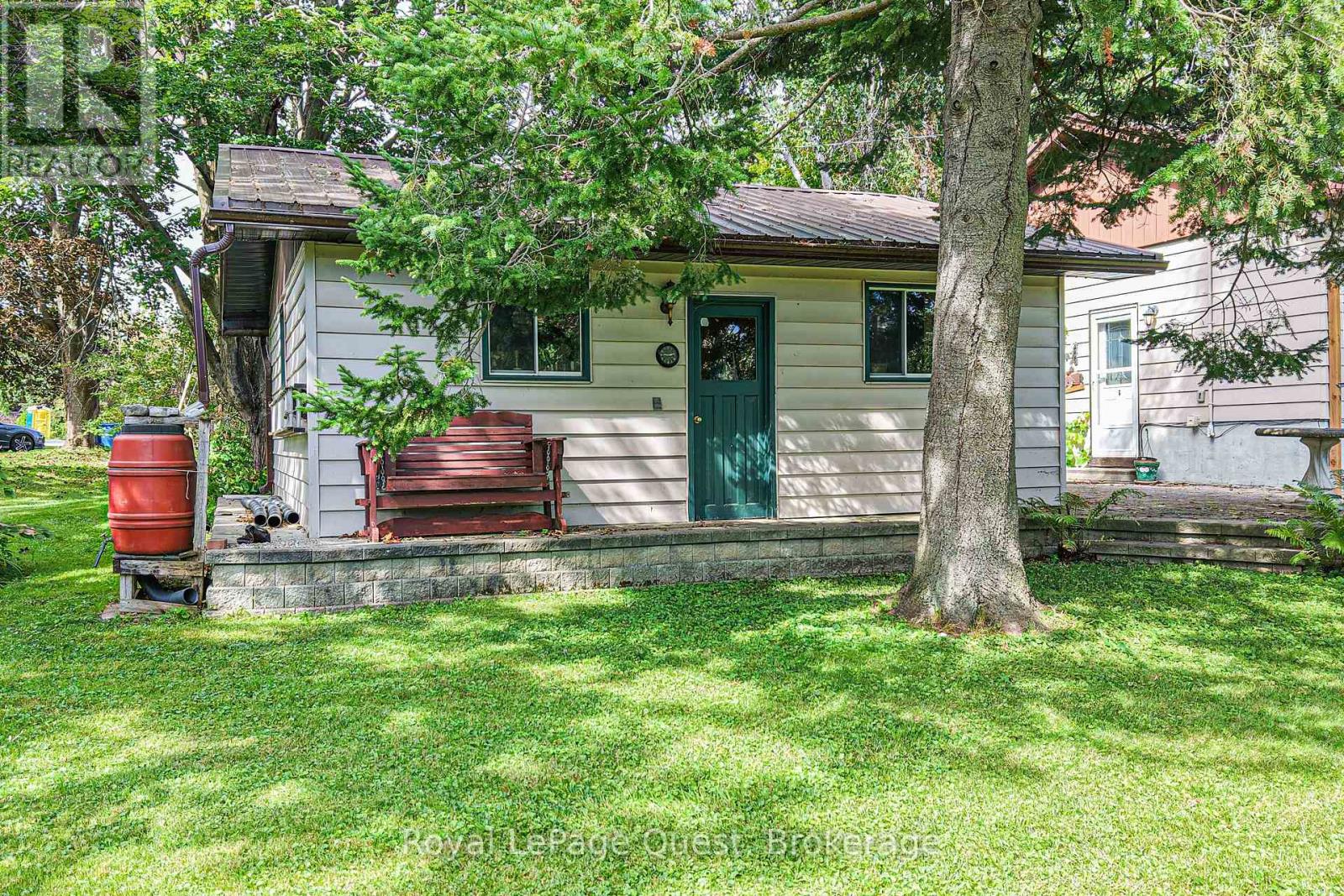 17 Hughes Road E Property Photo 7