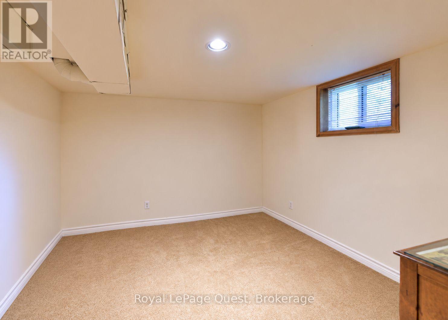 17 Hughes Road E Property Photo 21