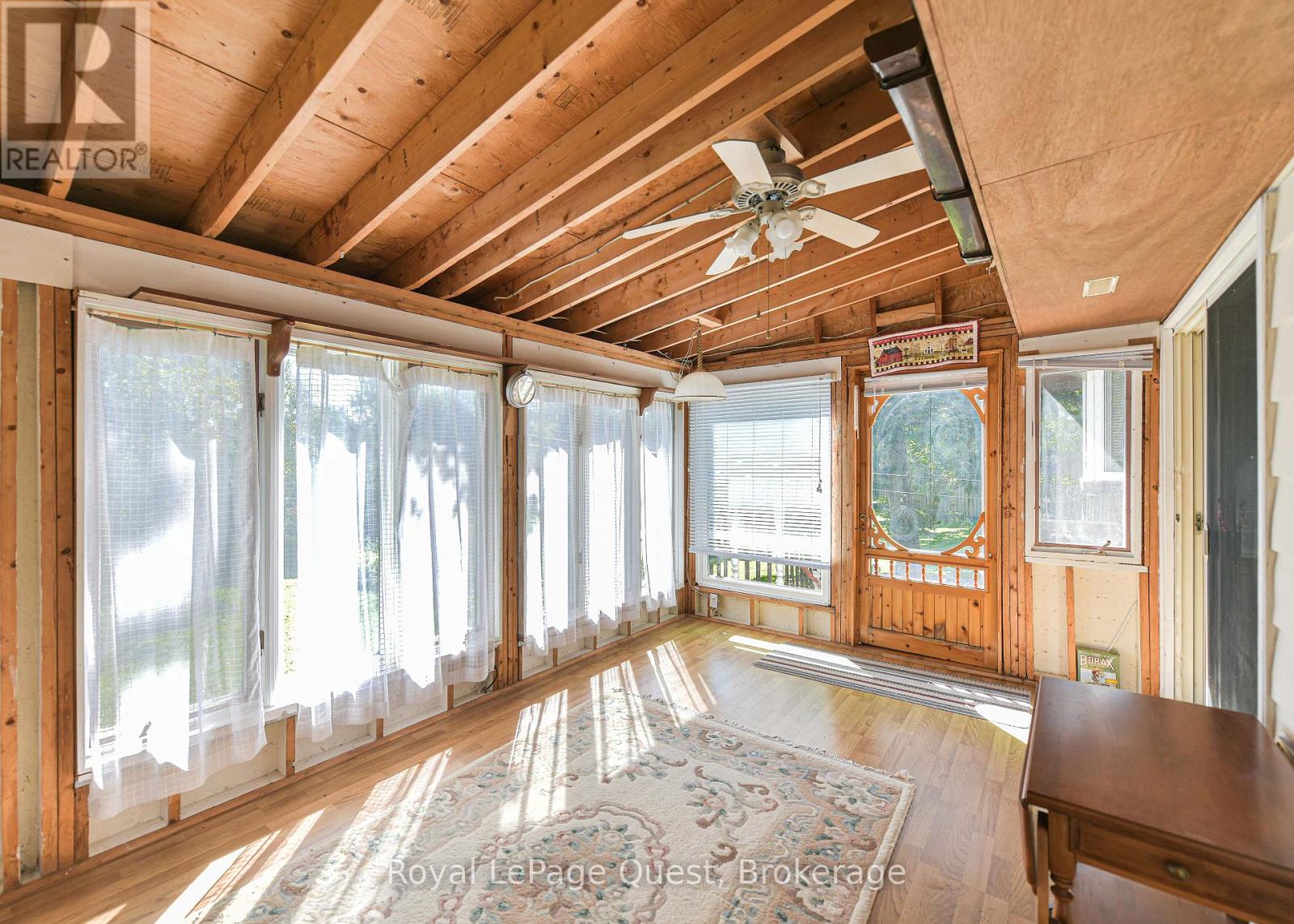 17 Hughes Road E Property Photo 23