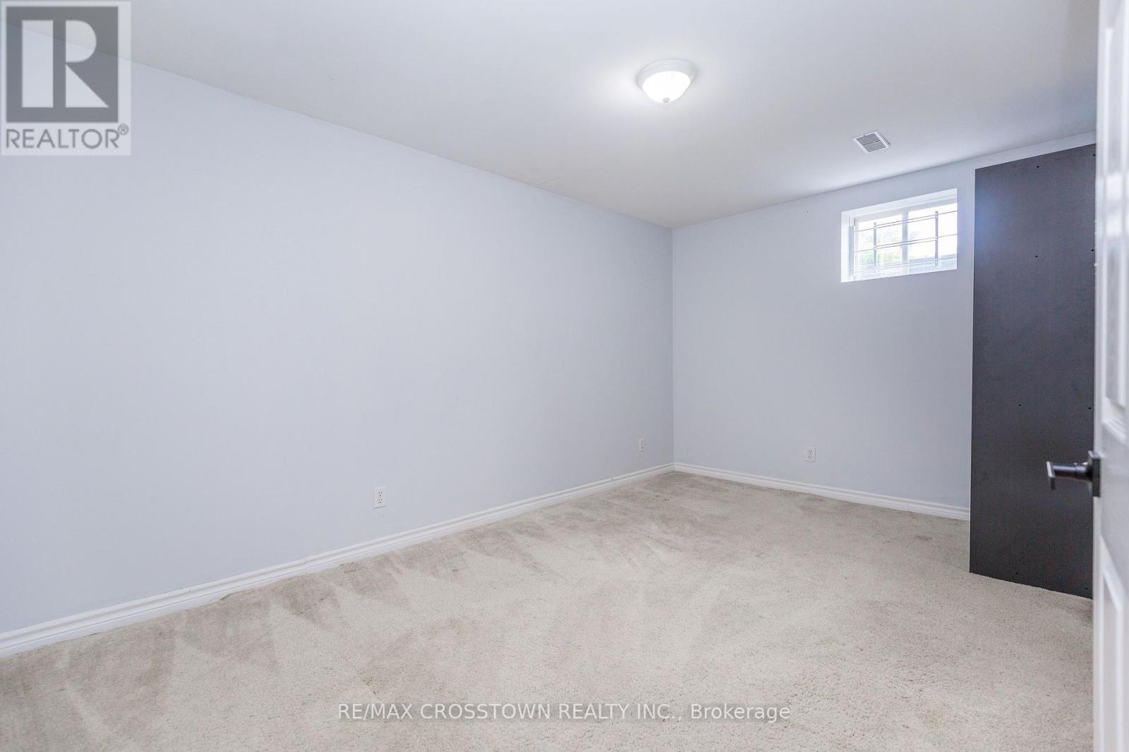 1 Lang Drive Property Photo 32