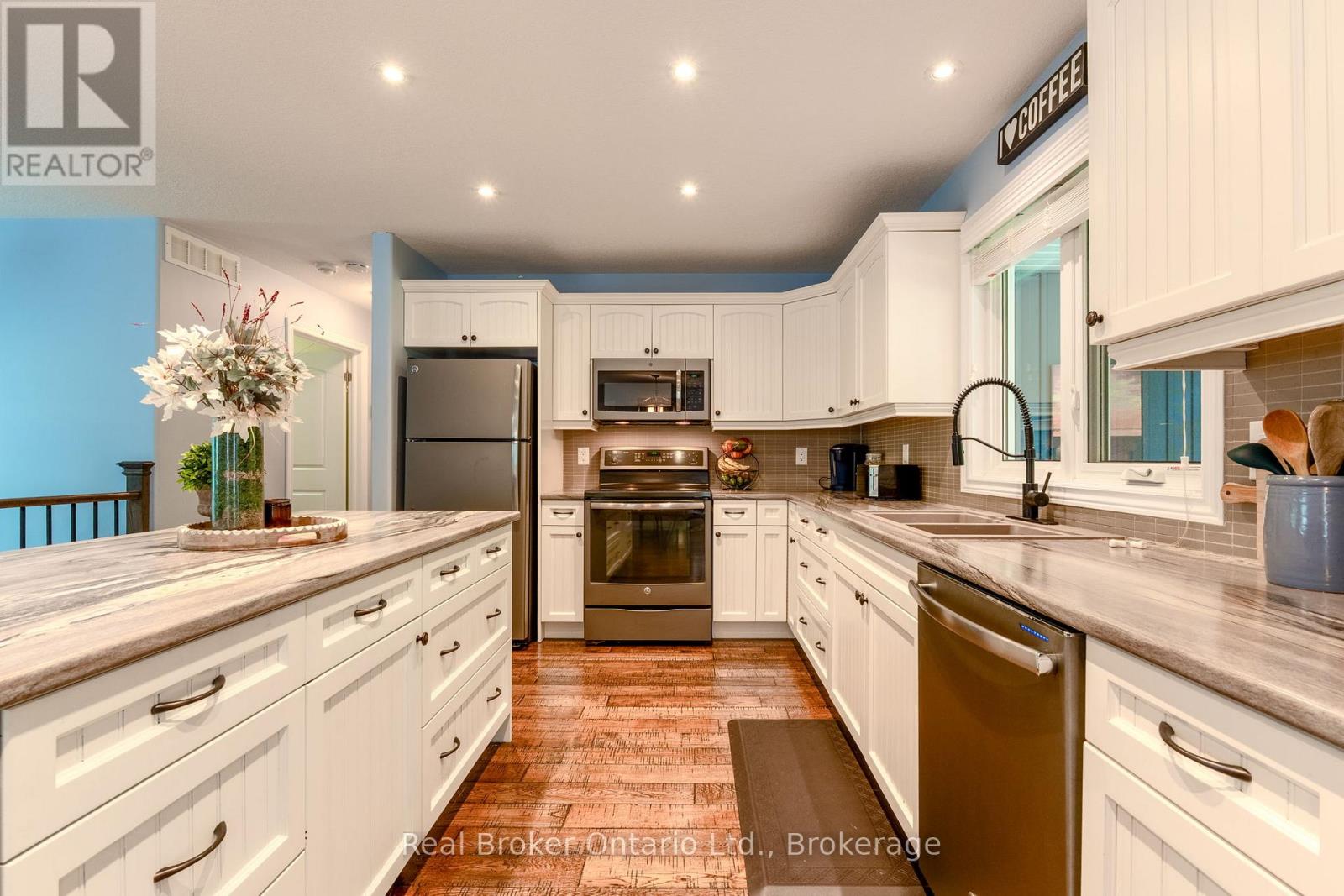 204 Golf Course Road Property Photo 4