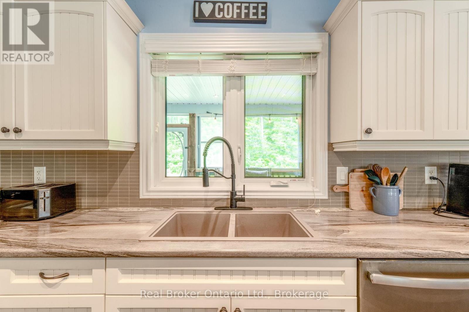 204 Golf Course Road Property Photo 5