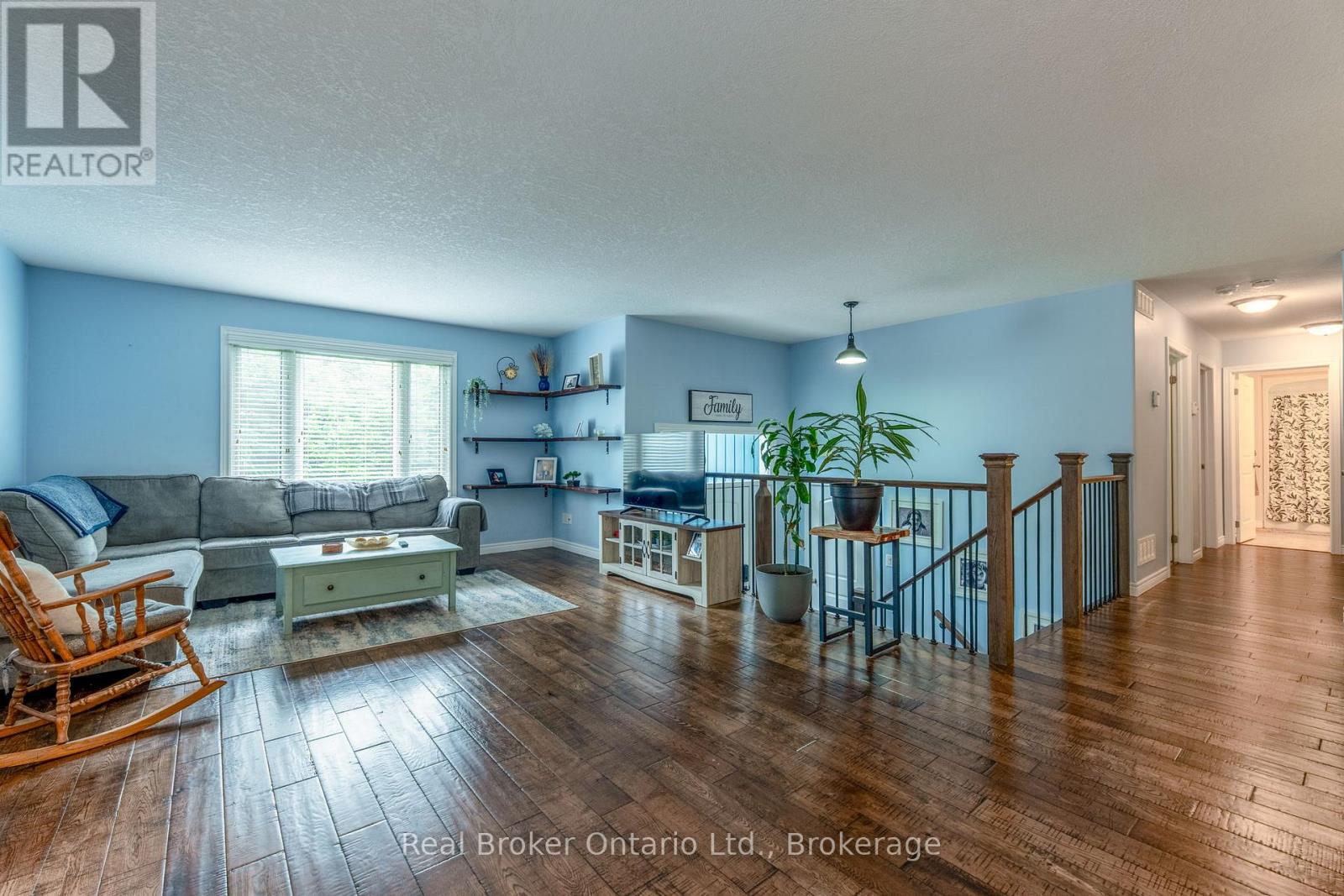 204 Golf Course Road Property Photo 9