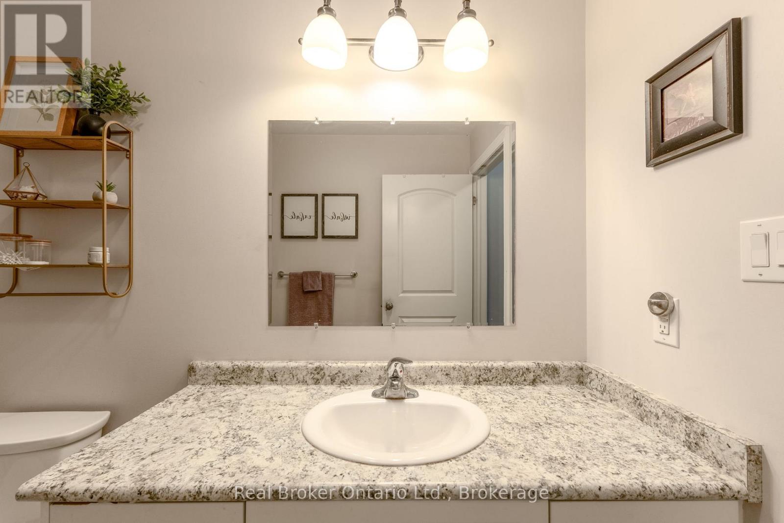204 Golf Course Road Property Photo 17
