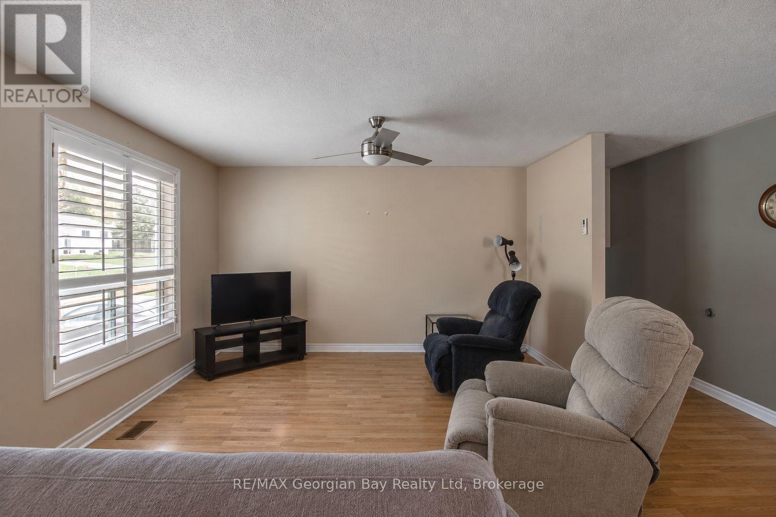 19 Bridle Road Property Photo 5