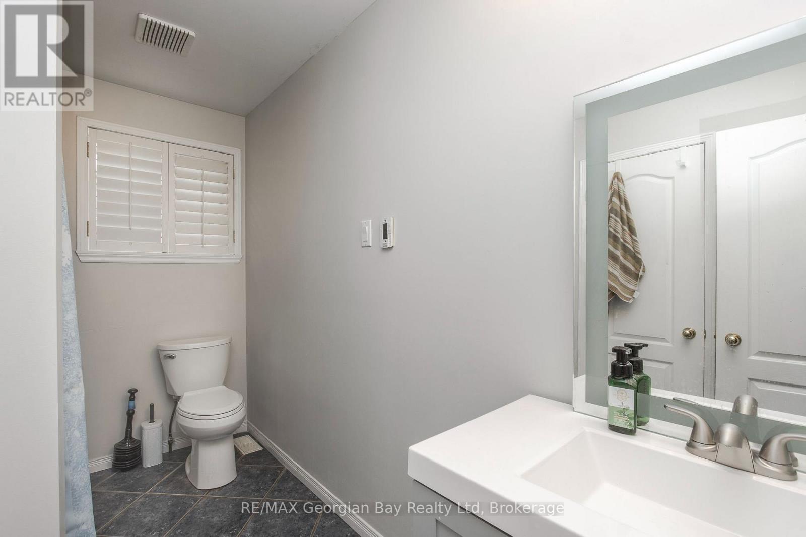 19 Bridle Road Property Photo 8