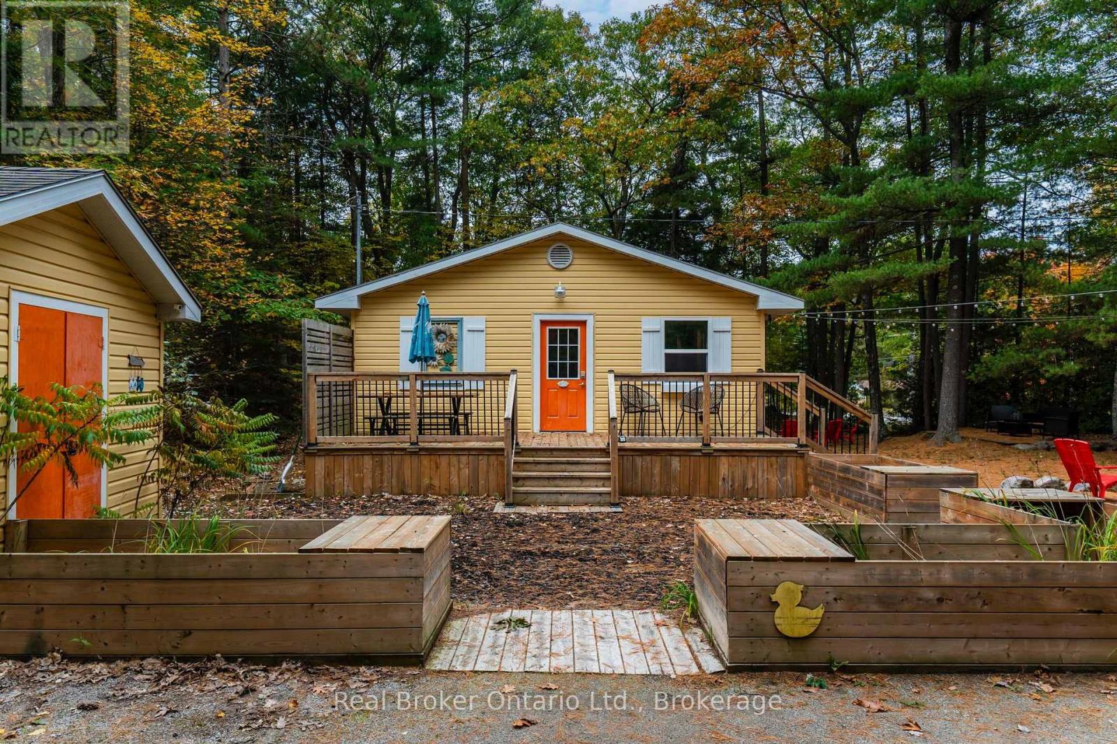 1326 Tiny Beaches Road N Property Photo 1
