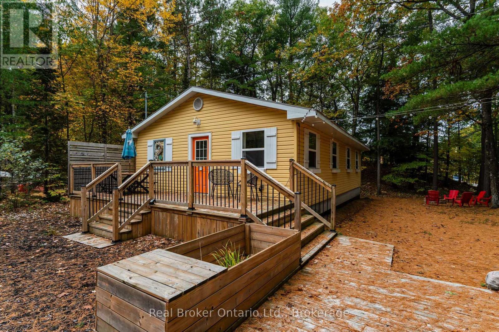 1326 Tiny Beaches Road N Property Photo 2