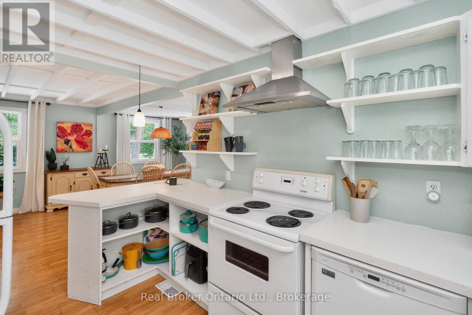 1326 Tiny Beaches Road N Property Photo 10