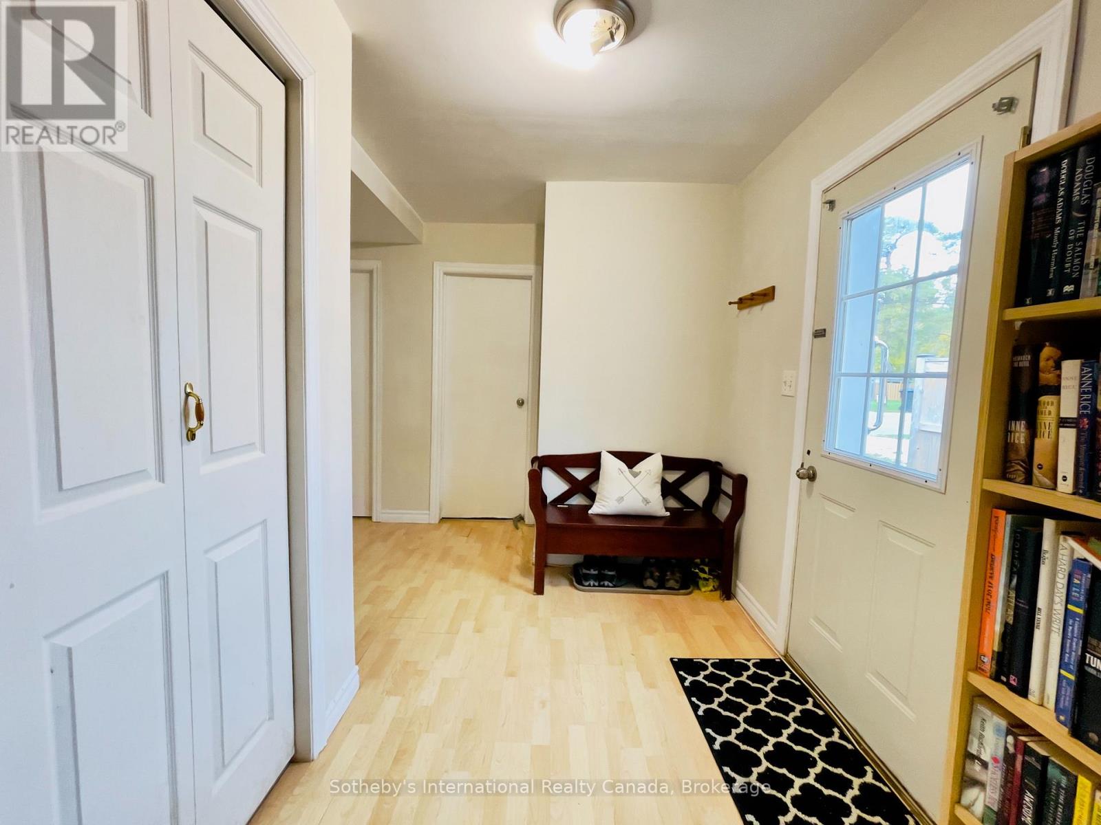 285 Robinson Street Property Photo 5