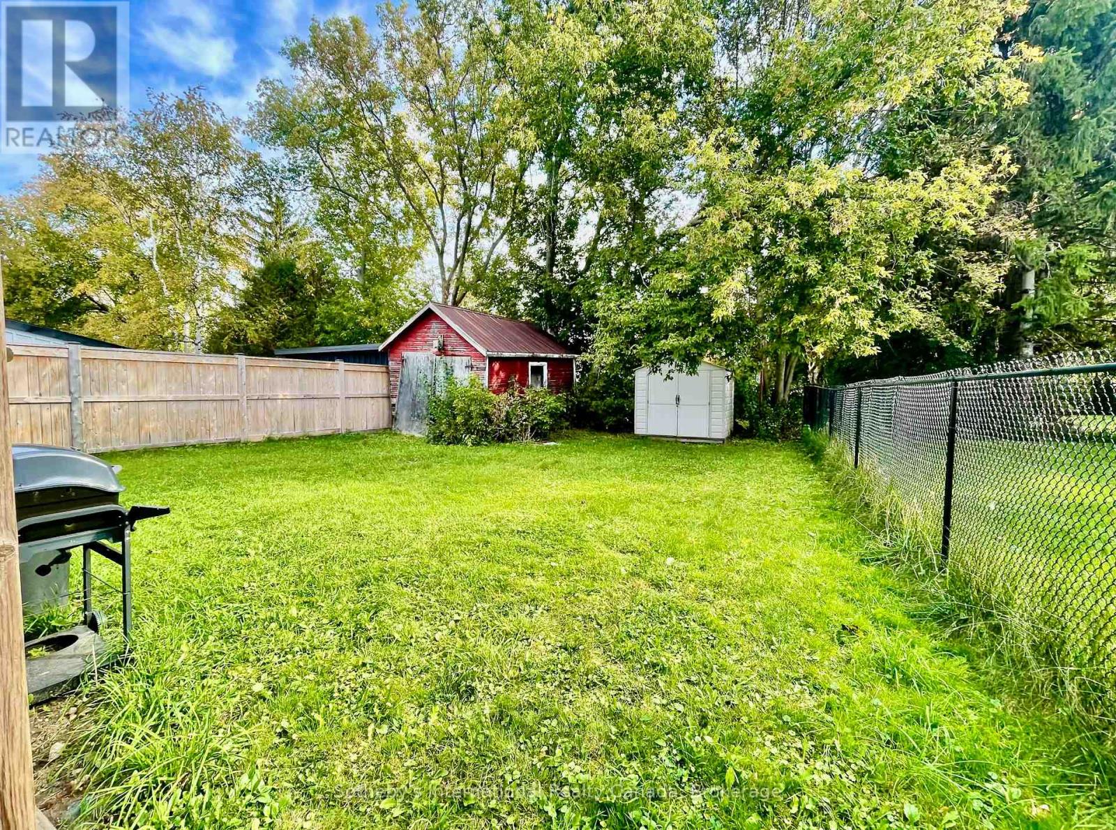 285 Robinson Street Property Photo 19