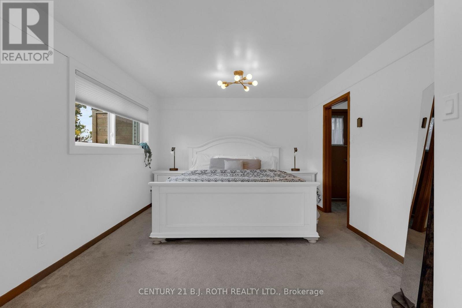 254 Grove Street E Property Photo 17