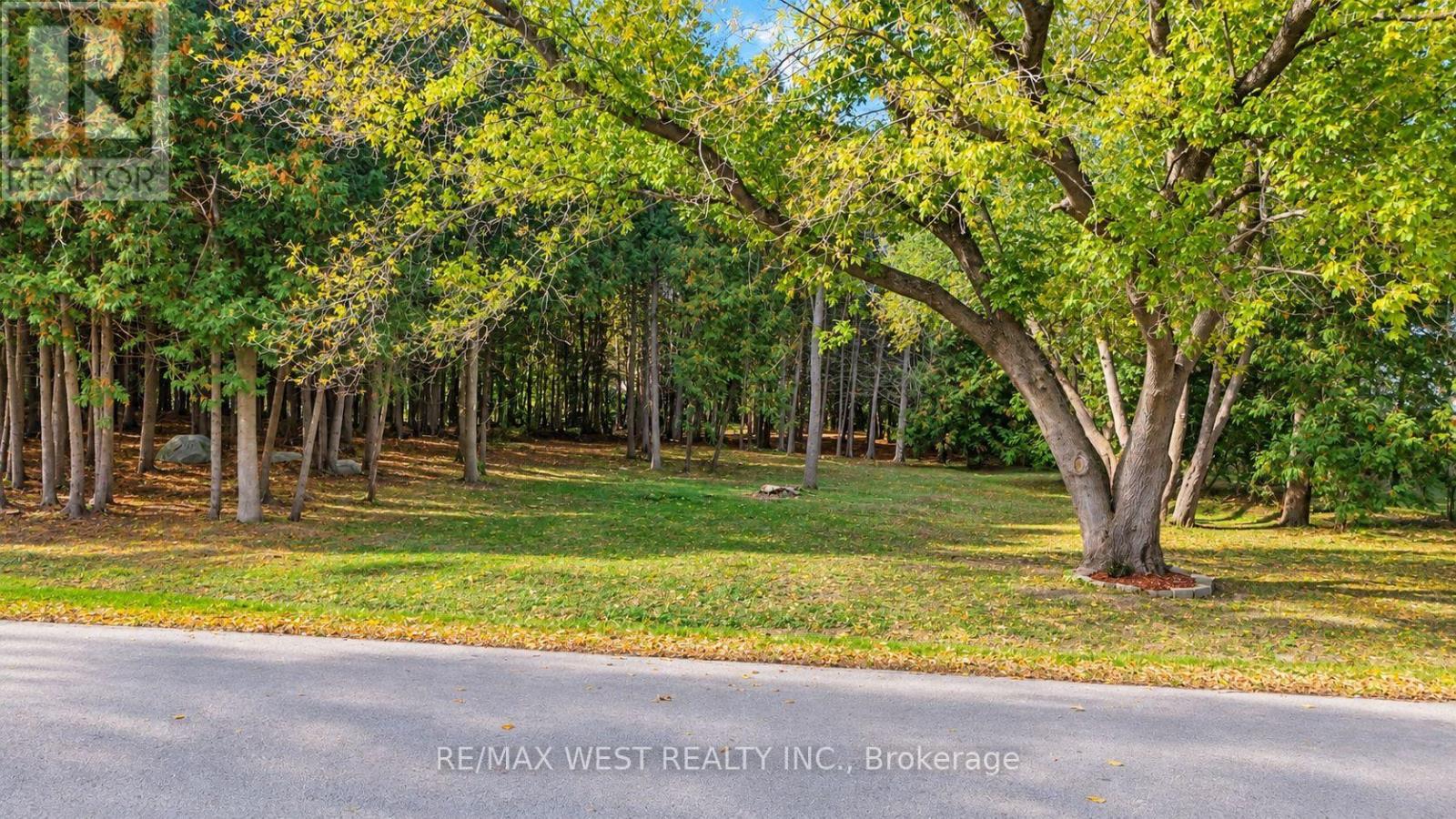32 Slalom Gate Road Property Photo 4