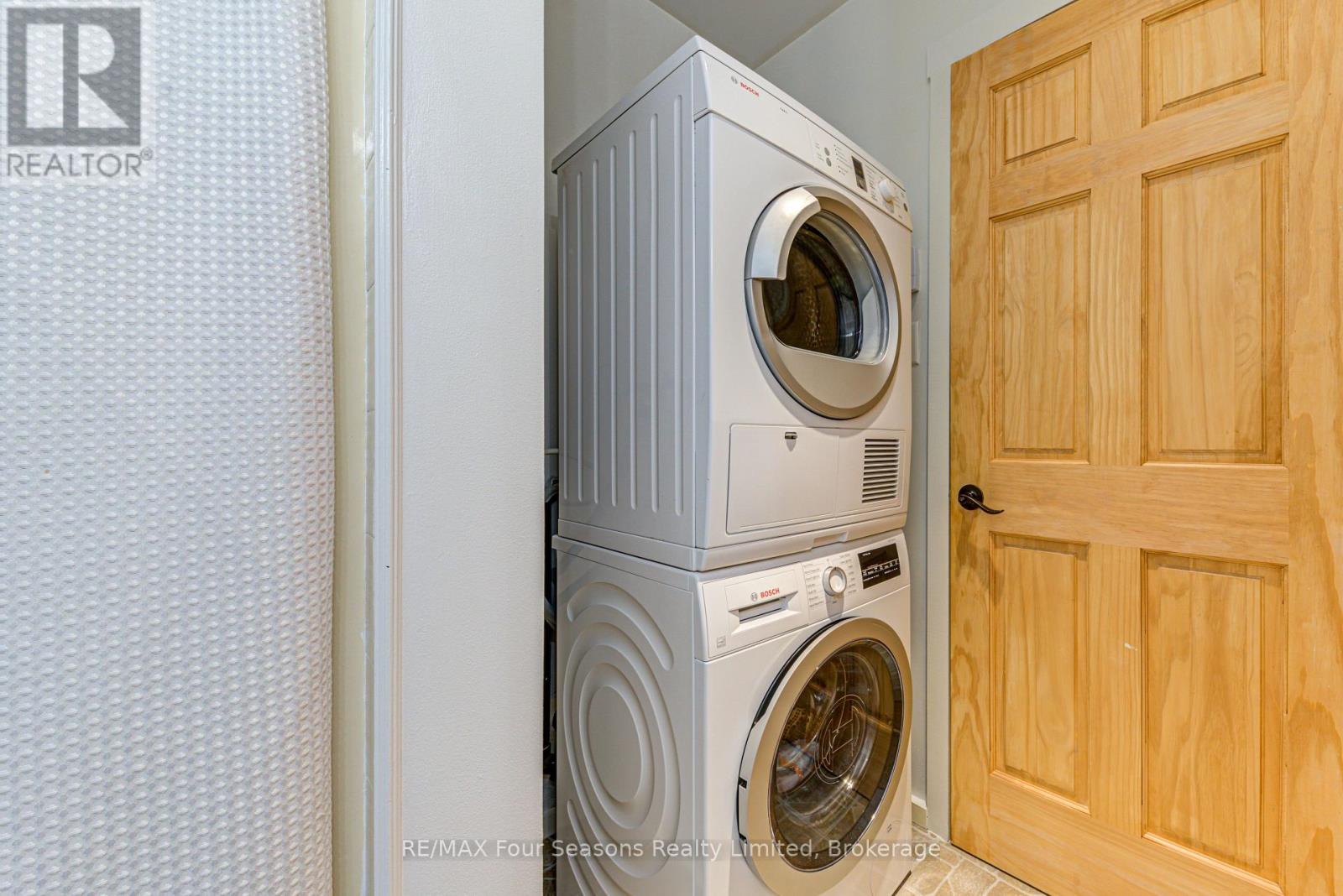 471 Oxbow Crescent Property Photo 8