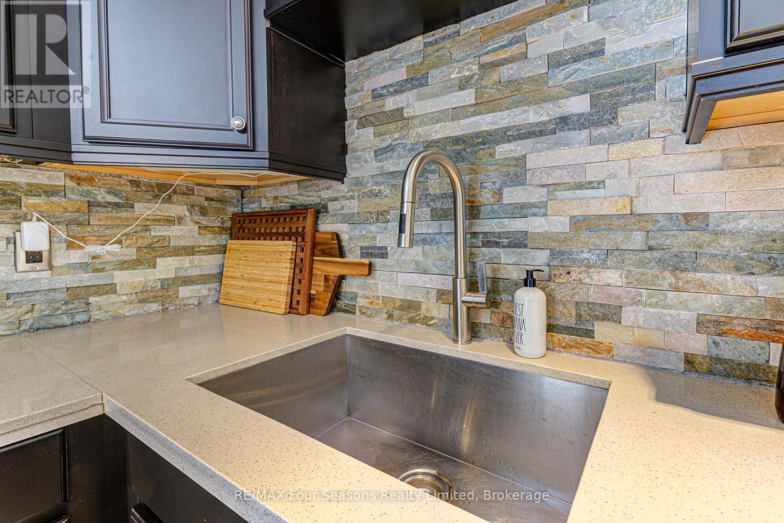 471 Oxbow Crescent Property Photo 17