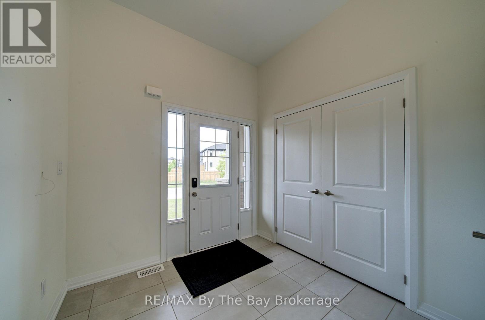 73 Federica Crescent Property Photo 4