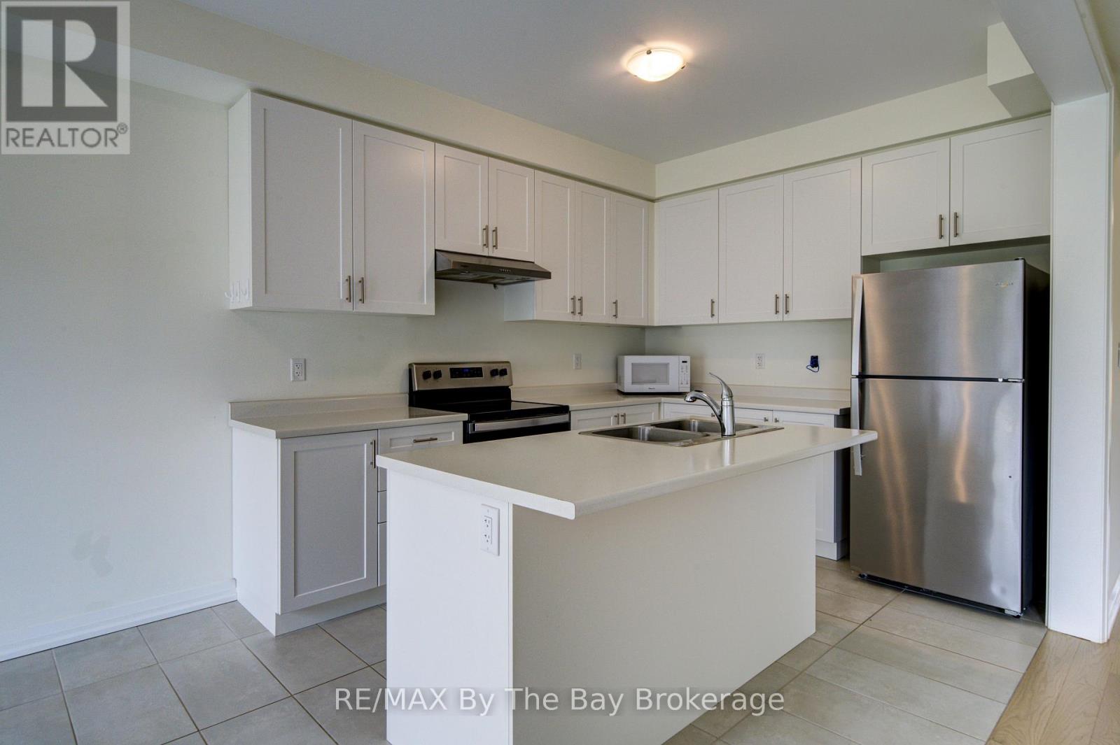 73 Federica Crescent Property Photo 14