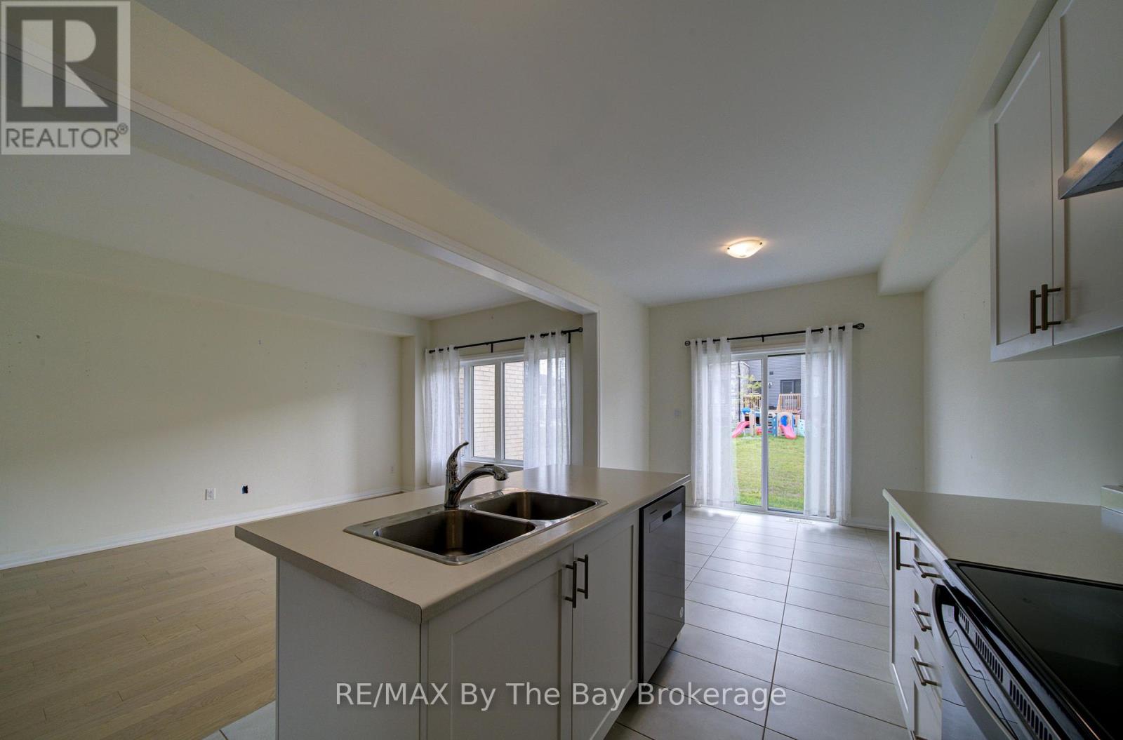 73 Federica Crescent Property Photo 17