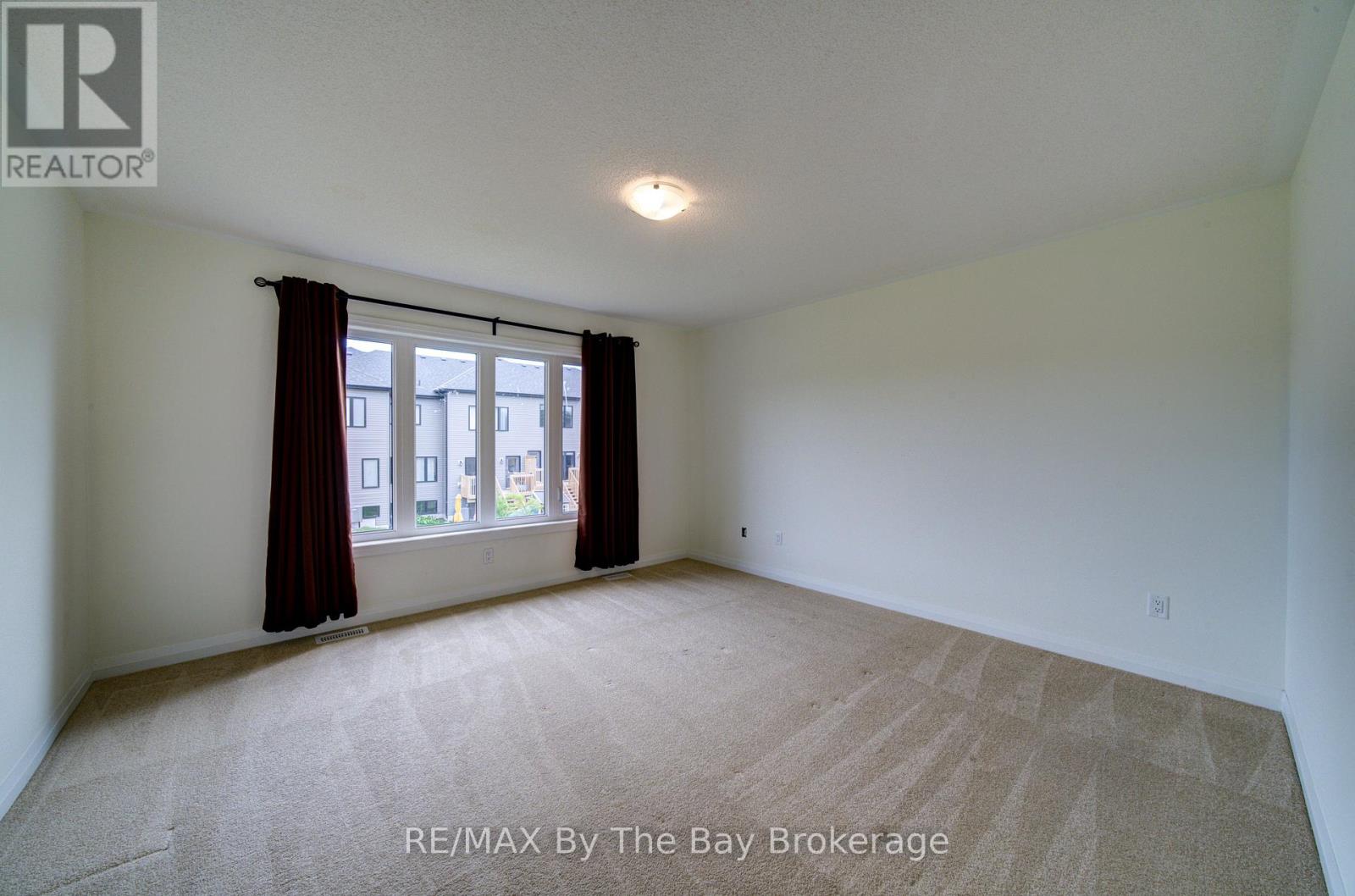 73 Federica Crescent Property Photo 21