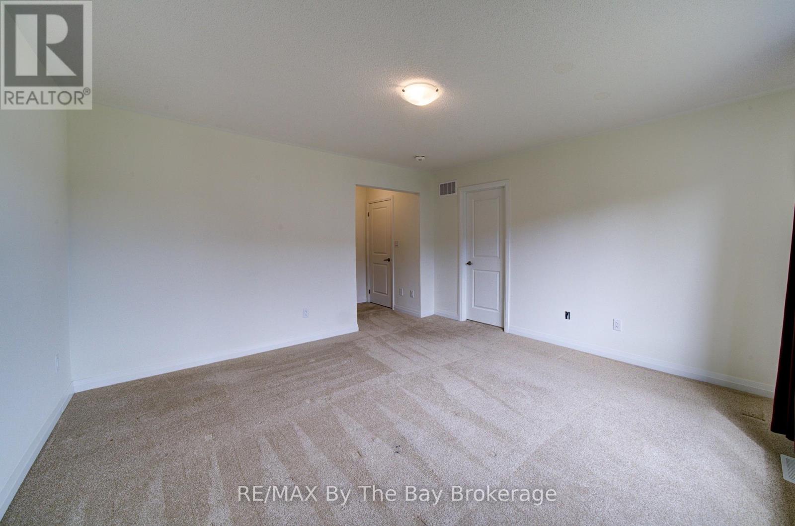 73 Federica Crescent Property Photo 23