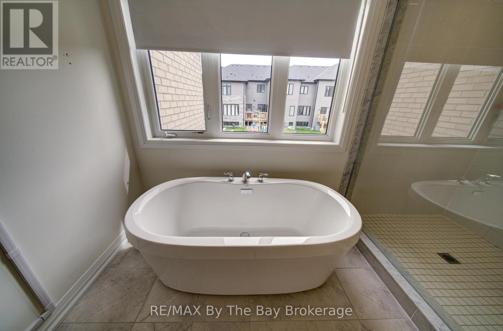 73 Federica Crescent Property Photo 28