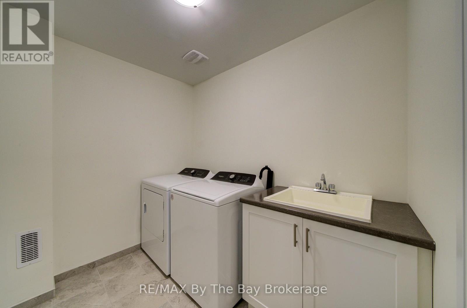 73 Federica Crescent Property Photo 36