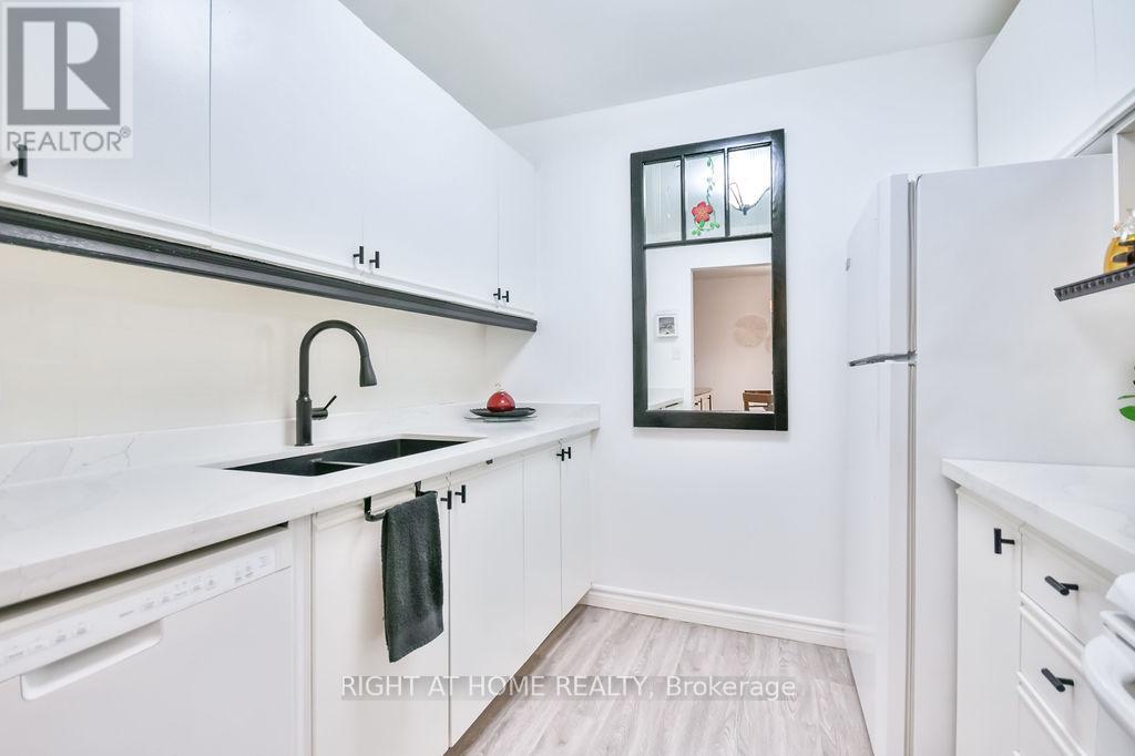 B6 - 179 Edgehill Drive Property Photo 12