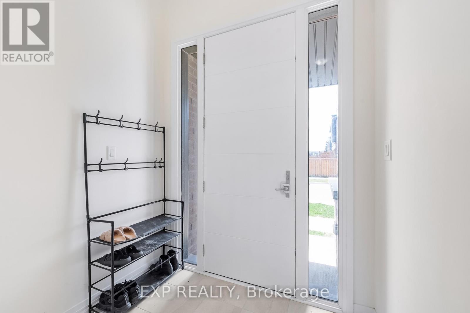 122 Turnberry Lane Property Photo 4