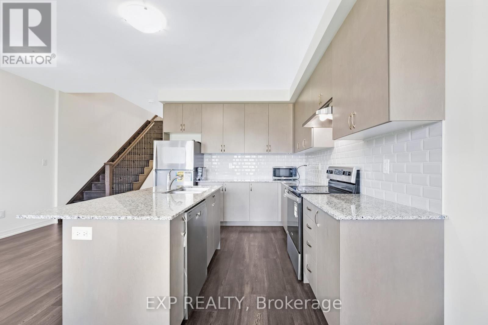 122 Turnberry Lane Property Photo 10