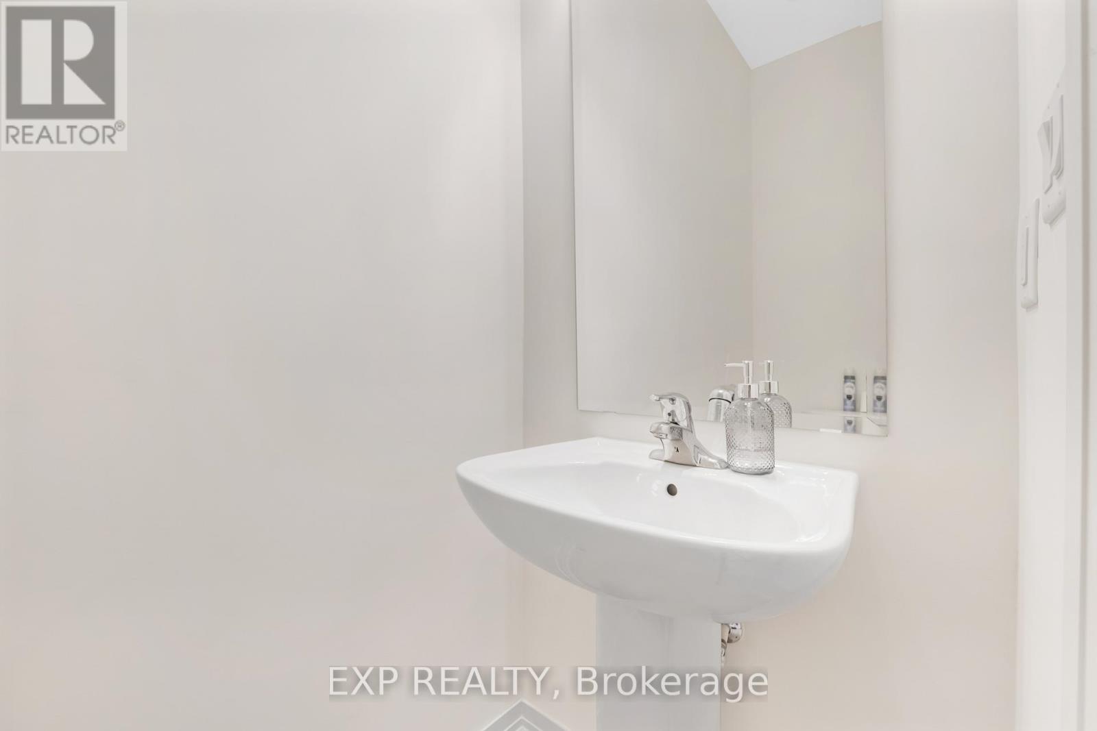 122 Turnberry Lane Property Photo 18