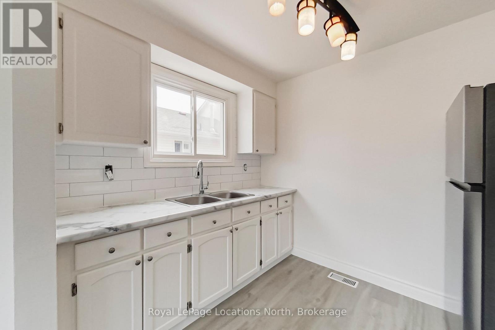 420 Sixth Street Property Photo 6