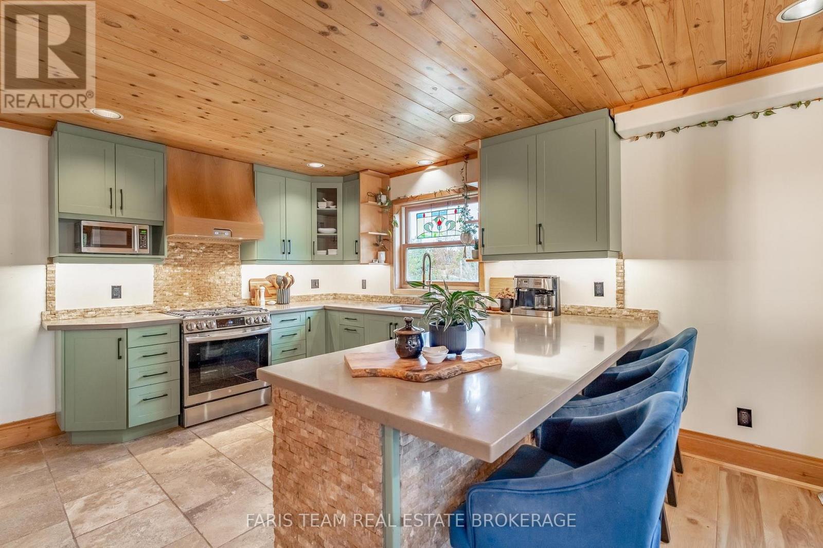 17 Bridle Path Property Photo 8