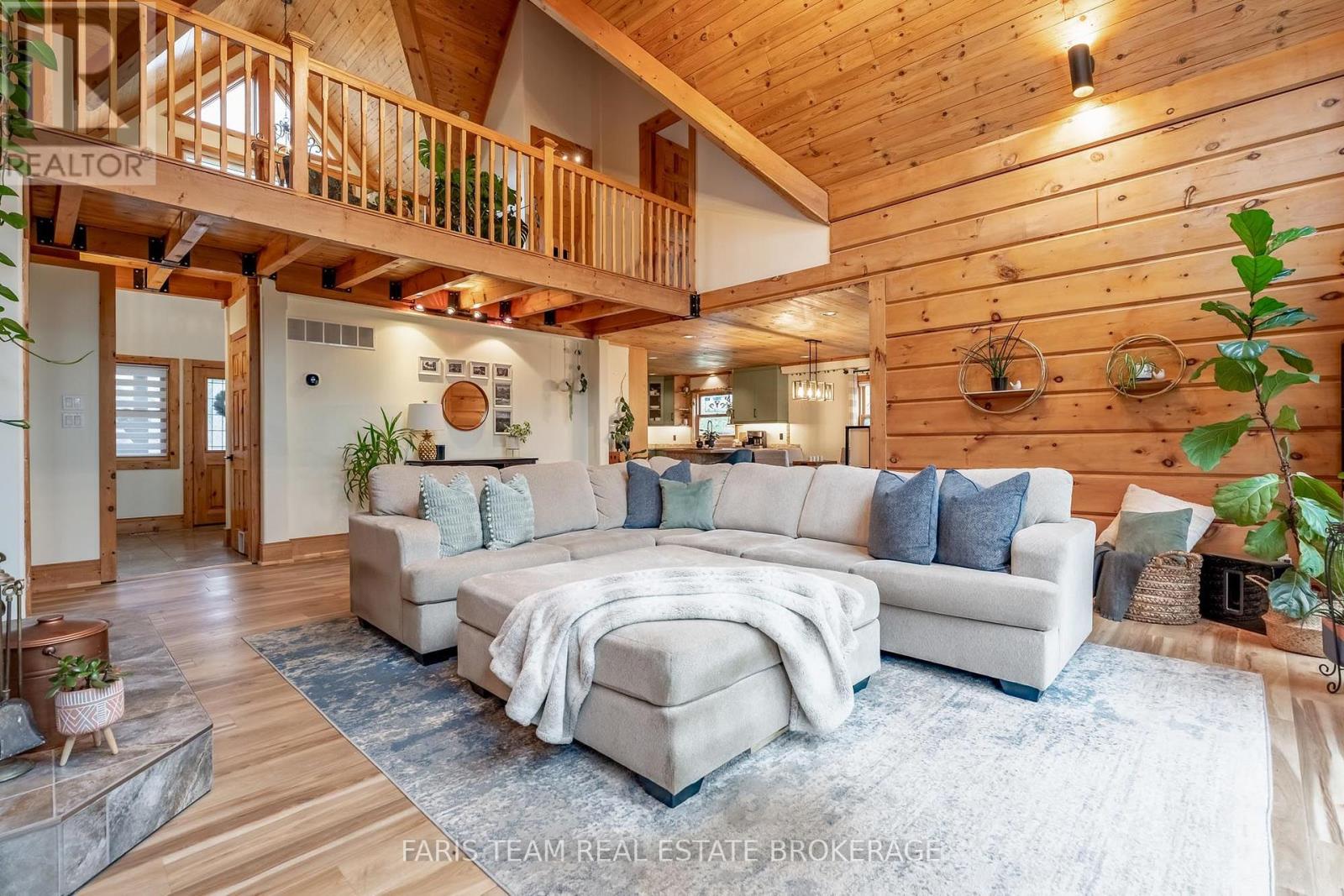 17 Bridle Path Property Photo 12