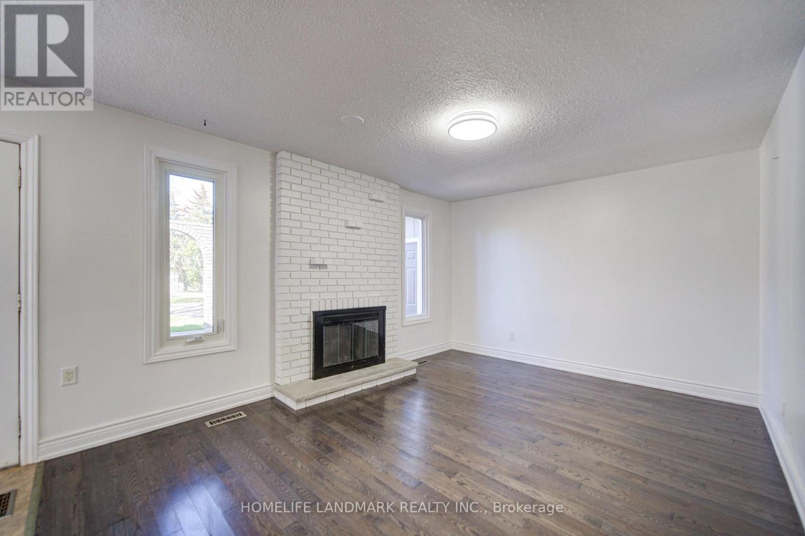 7 Huron Street Property Photo 3
