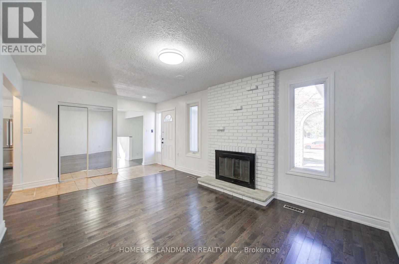 7 Huron Street Property Photo 5
